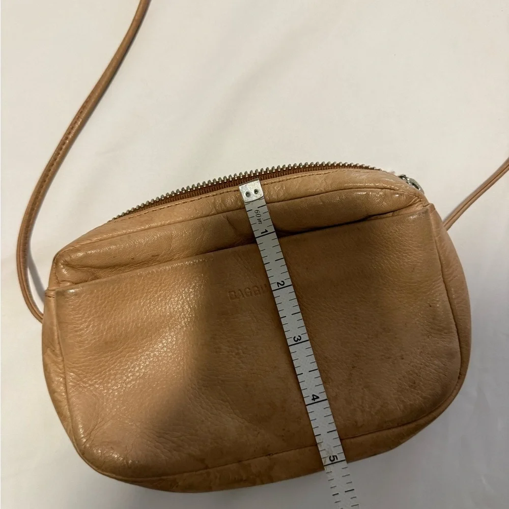 BAGGU compact leather